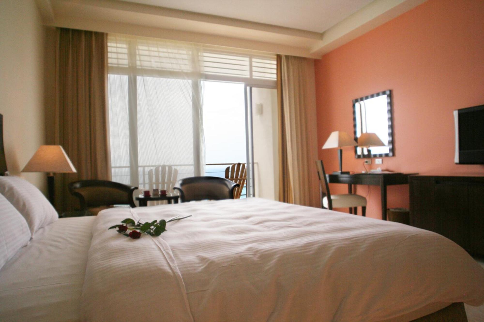 Chateau Beach Resort קנטינג חדר תמונה A bedroom